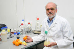 Professor Jürgen Rabenhorst, Biotechnologe im Fachbereich Life Science Technologies der Hochschule OWL