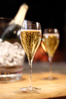 Champagne-Absatz 2013: Deutschland leicht im Minus und Österreich im Plus