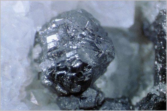 Lou Perrloff, Photo-Atlas of Minerals
