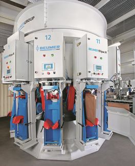 Die BEUMER Group hat die rotierende Abfüllmaschine BEUMER fillpac in ihr Produktportfolio aufgenommen und mit weitreichenden Features ausgerüstet.