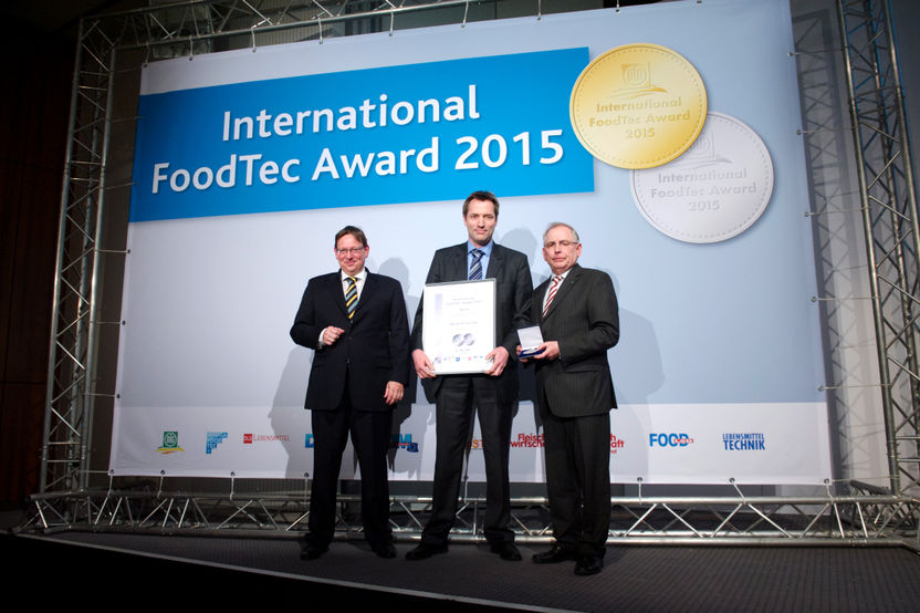 International FoodTec Award 2015 in silver for Bruker Optik - Award for plants and process innovations in the international food and supplier industry - Presentation at Anuga FoodTec 2015 in Cologne