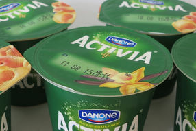 Danone täuscht Verbraucher weiterhin mit Activia-Joghurtbechern