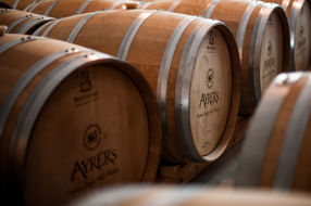 In Fässern aus amerikanischer Weißeiche reift der Nürnberger Whisky heran, den letzten Aroma-Schliff bekommt er dann in Ex-Sherry- oder Bourbon-Fässern.