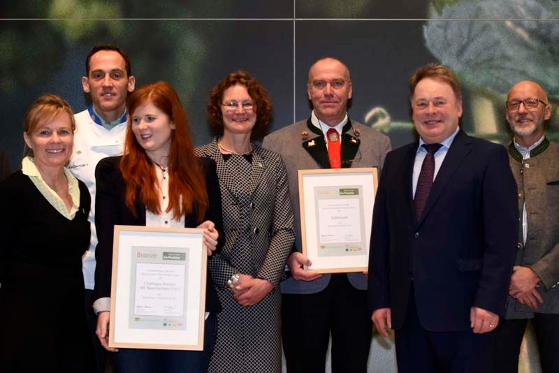 Bayerns beste Bio-Produkte 2016 sind Naturland Fair zertifiziert. - Preisverleihung auf der Grünen Woche in Berlin: Gold und Bronze für Naturland Mitglieder