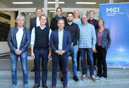 Arbeiten im Projekt „QualiMeat“ zusammen: Management Center Innsbruck, Institut für Analytische Chemie und Radiochemie der Universität Innsbruck, Hochschule für angewandte Wissenschaften Kempten, Zentrum für Lebensmittel und Verpackungsindustrie Kempten, Multivac Sepp Haggenmüller, Naturabiomat.
