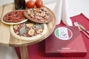 Kein Aprilscherz! chocri bietet mit der „Cioccolato di Pizza“ die erste individualisierbare Pizzaschokolade an