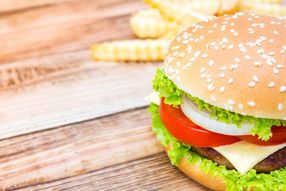 Wie McDonald's die Fast-Food-Krone verteidigen will