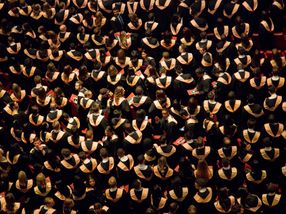 Bachelorabsolventen verdienen auf längere Sicht deutlich weniger als andere Hochschulabsolventen