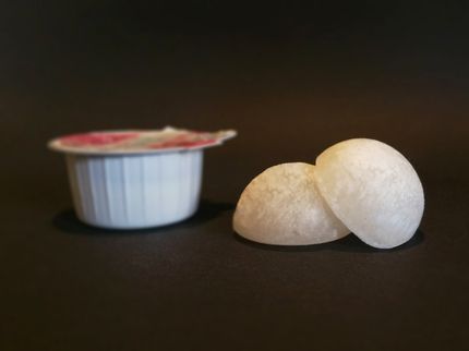Nachhaltigkeit: Forscher der Uni Halle entwickeln Milchkapsel, die sich selbst auflöst