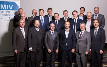 v.l.n.r. vorne: Jakob Ramm, Hans Holtorf, Hervé Massot, Florian Bauer, Peter Hartmann, Reinhold Schlensok v.l.n.r. hinten: Eckhard Heuser, Winfried Meier, Robert Hofmeister, Ralf Hinrichs, Peter Stahl, Ulrich Kraut, Ingo Müller, Detlef Latka, Philipp Guht, Ralph Wonnemann, Claus Naarmann nicht im Bild: Jan Kruise
