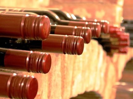 More winemakers turn to aluminium closures