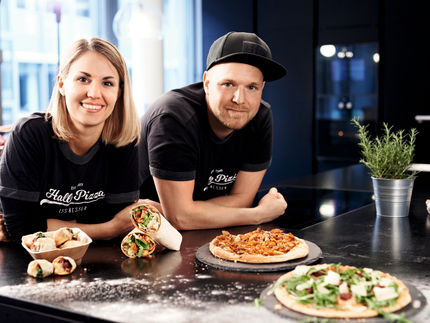 Like & Share: Instagramer kreieren Pizza & Co. Influencer-Kooperation bereichert Hallo Pizza Speisekarte