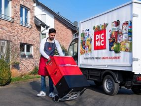 Picnic liefert ab sofort in Deutschland aus. Der Online-Supermarkt will mit günstigsten Preisen, Gratislieferung, 20-minütigem Lieferfenster und eigens entwickelter Elektro-Van-Flotte den Lebensmittel-Einzelhandel revolutionieren.