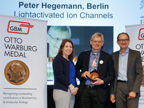 Prof. Dr. Peter Hegemann receives Otto Warburg Medal 2018