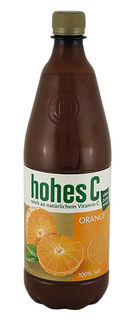 Hohes C Orange 100 % Saft: Der Marken-Orangensaft enthält viel Vitamin C und schmeckte den Prüfern. Für die Plastik-Einwegflasche und ein fehlendes  Label , das auf die Unterstützung einer fairen Produktion hinweist, gab es Punktabzüge. Gesamturteil: mangelhaft.