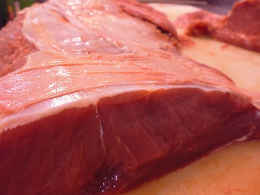 Mehr Durchblick beim Einkauf von Fleisch - Verbraucherzentralen fordern staatliches Label statt freiwilligen Labeldschungel