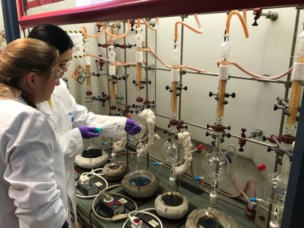 Desarrollan materiales flexibles nanoporosos que pasan de 3D a 2D de manera reversible