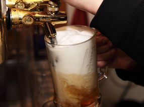 Fußball und Wetter sorgen für Rekordabsätze beim Bier im Mai