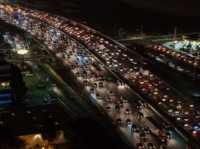 Autoverkehr in Deutschland stößt immer mehr Kohlendioxid aus