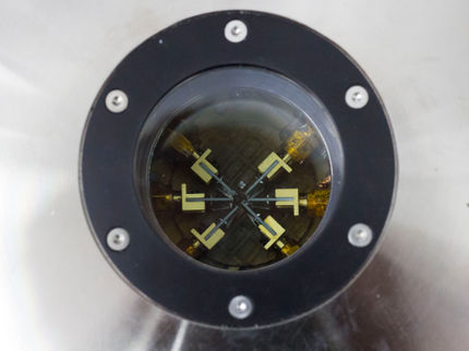 Bessere Halbleiterchips: Defekten in der Nanostruktur auf der Spur