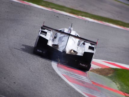 Beefed-up Hamilton binged on food ahead of 6th F1 title bid