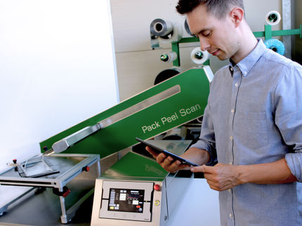 Intelligent measuring device evaluates opening forces of peelable packages