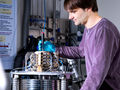 Nuevo método primario para la medición de la presión a partir de las mediciones eléctricas realizadas en el gas helio