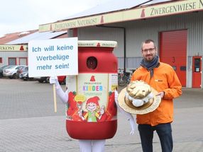 Übergabe des Goldenen Windbeutels an Zwergenwiese in Silberstedt