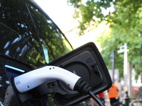 Batterien von E-Autos mit besserer Umweltbilanz