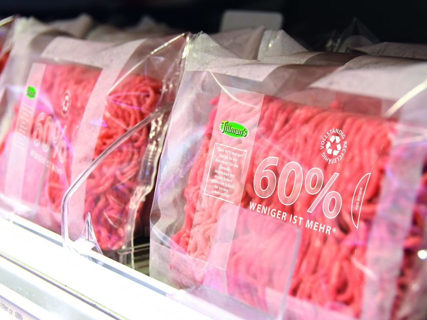 Tönnies revolutioniert Fleischverpackung - Bis zu 70% Plastik- und 60% CO2-Ersparnis durch Flow-Pack