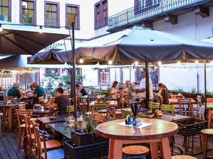 Restaurantgäste sollten möglichst draußen sitzen