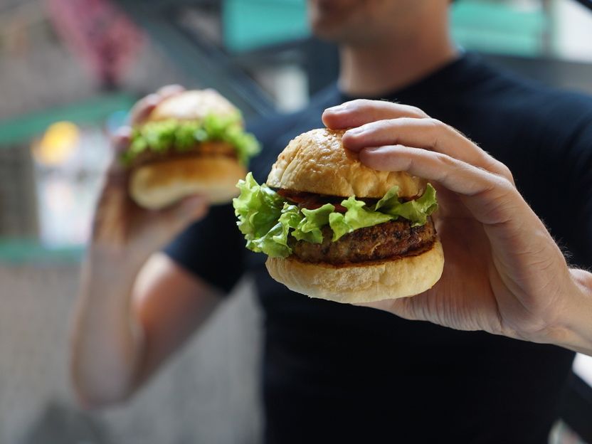 Gen Z nicht bereit für den Verzehr von Laborfleisch - Idee von im Labor gezüchtetem Fleisch, das für die Generation Z 'eklig' ist