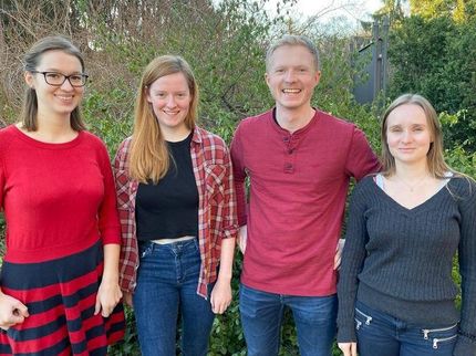 Haben "Insectastic" entwickelt und sich damit beim deutschen TROPHELIA-Wettbewerb Platz 1 gesichert: Luise Hennig, Leonie Kemmerling, Gerhard Thiem und Jennifer Brunn (v.l.)