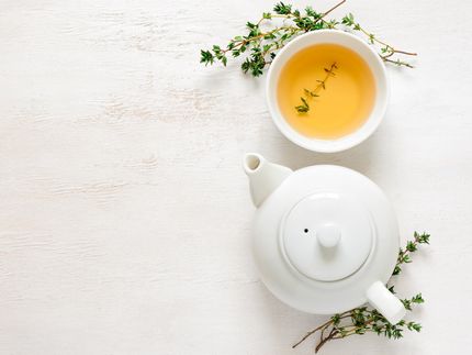 Neue Entdeckung erklärt blutdrucksenkende Eigenschaften von grünem und schwarzem Tee