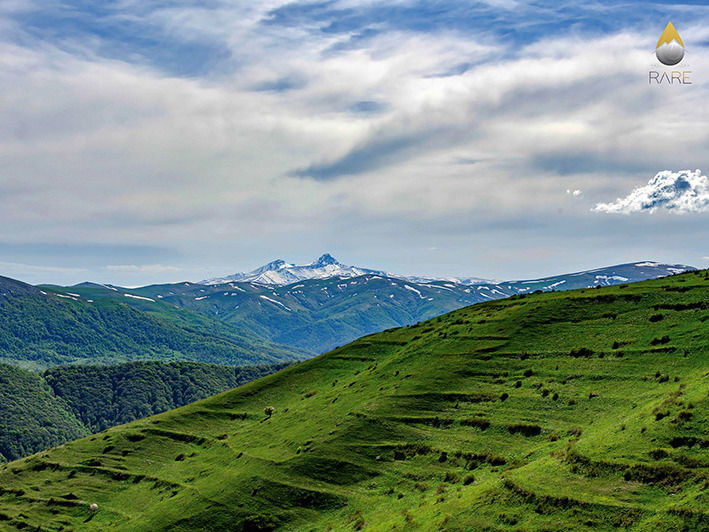 Hightech im Gebirge - Armenischer Wasserproduzent A&M Rare bezieht zwei Linien von KHS