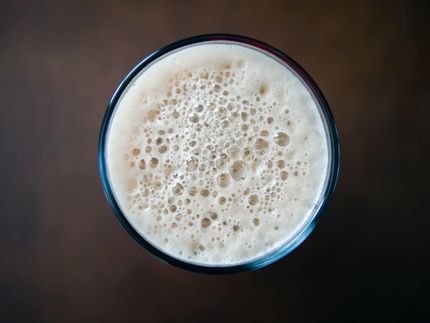 Desvelando el misterio de cuántas burbujas hay en un vaso de cerveza