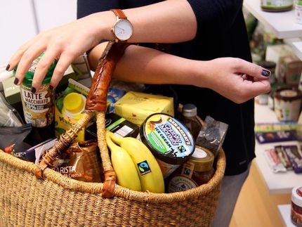 Neben Bio- oder Weltläden bieten auch viele Supermärkte und Discounter eine große Auswahl an Fairtrade-Produkten an.