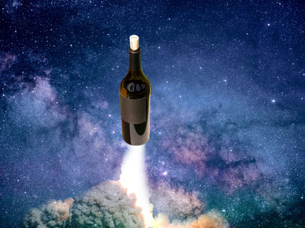 Auktionshaus bietet im Weltraum gereiften Rotwein zum Verkauf an