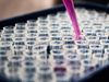 KI-gestützter Roboter hilft beim Pipettieren