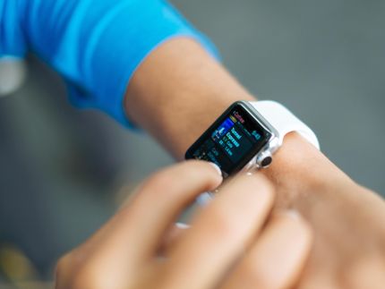 Controlling insulin production with a smartwatch