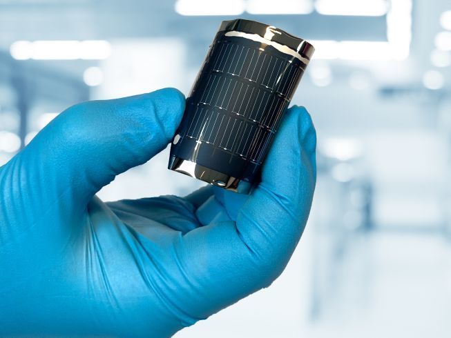 21.4% record efficiency for flexible solar cells - Flexible solar cells gain power