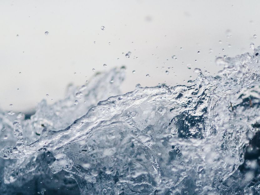 Eine neue Methode zur Entfernung von Blei aus Trinkwasser - Ingenieure haben ein relativ kostengünstiges und energieeffizientes Verfahren zur Aufbereitung von mit Schwermetallen belastetem Wasser entwickelt.