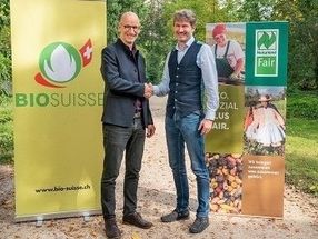 Balz Strasser (li.) und Steffen Reese (re.) besiegeln die Kooperation.