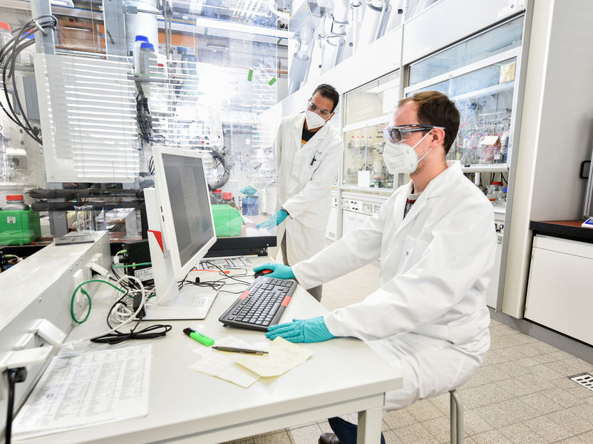 Homogeneous hydrogenolysis reaction with molecular palladium catalyst - New method enables simple tritium labeling and could provide added value to the discovery and development of pharmaceuticals