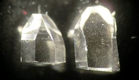 Unique method creates correct mirror image of molecule