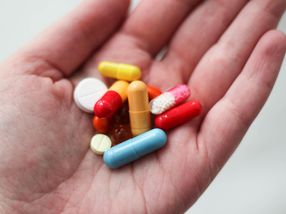Pillen und Pulver: Rund ein Drittel der Bevölkerung nimmt jede Woche Vitamine über Nahrungsergänzungsmittel ein