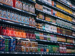 Front-of-package claims and images persuade parents that sugar-sweetened drinks are healthy choices for their young children