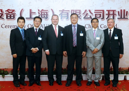 Michael Lin, Bob Gong, Dr. Gunther Wobser, Henry Cheong, Stephen Yu,Dr. Gerhard Wobser