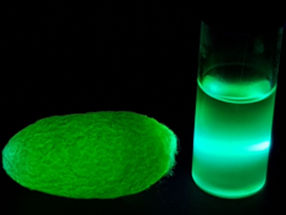 Las etiquetas de seda fluorescentes y comestibles pueden detectar los medicamentos falsos