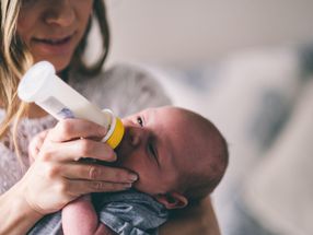 USA fliegen wegen Engpässen weitere Babynahrung über Ramstein ein
